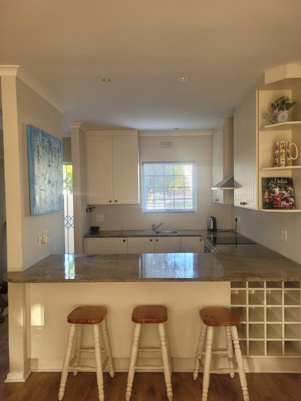 To Let 3 Bedroom Property for Rent in Lakeside Western Cape